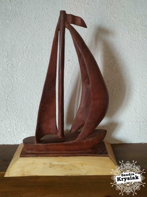 Fernando. Escultura en madera de sipo.