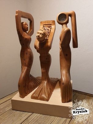 Pablo Guerreiro. Escultura en madera de cedro, cerámica y metal.