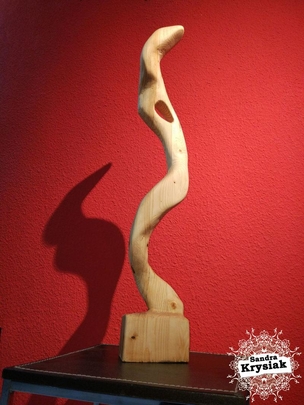 Paco. Escultura abstracta en madera de pino. 2018