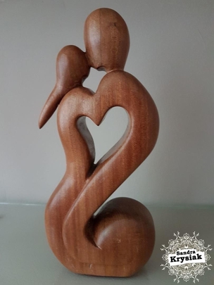 José Antonio Sánchez. Pareja tallada en madera de sapelly. 2018