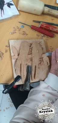 Geli, talla de pájaros en proceso.