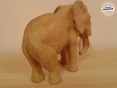 Aurora 2016. Escultura de elefante en tilo y hueso (3)