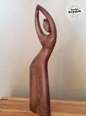 Adelaida. Escultura tallada en madea de cedro. 2016