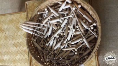 Luis del Carre. Agujas talladas en madera de haya para fabricación artesanal de tapices