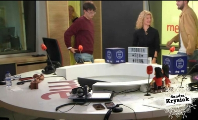 Nos invitan a la radio.
