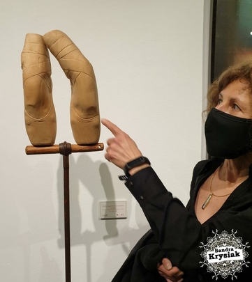 Exposición Casa de Vacas. 57º Premio Reina Sofía. Escultura La Danza (madera de tilo).