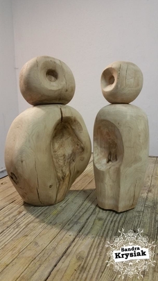 Sergio Miraset. Abuelas. Talla en madera de olivo. 2019