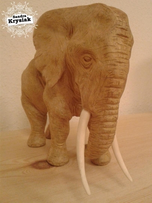 Aurora 2016. Escultura de elefante en tilo y hueso (2)