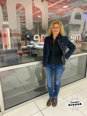 Nos invitan a la radio para enseñarles a tallar en programa Podría ser peor RNE.