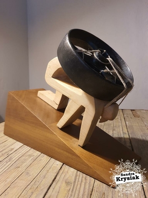 Pablo Guerreiro. Escultura en madera de tilo y metal.